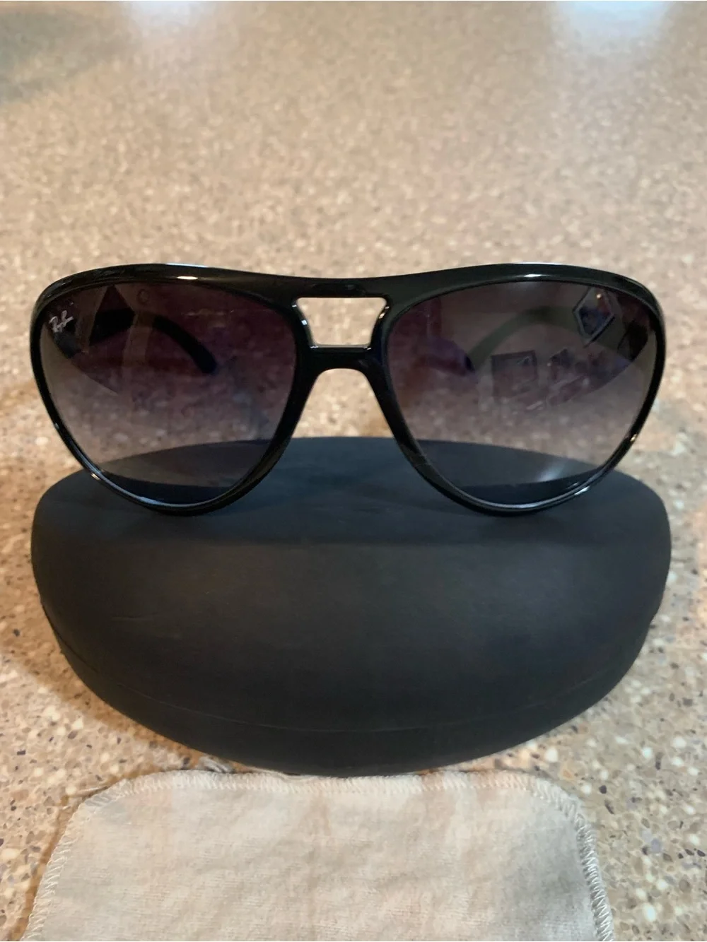 Ray-Ban classic ray